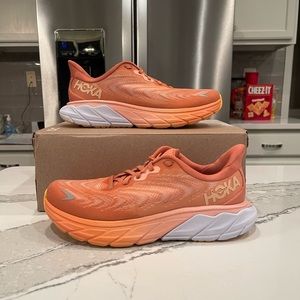 Womens Hoka Arahi 6 : Sz 6 (normal width)